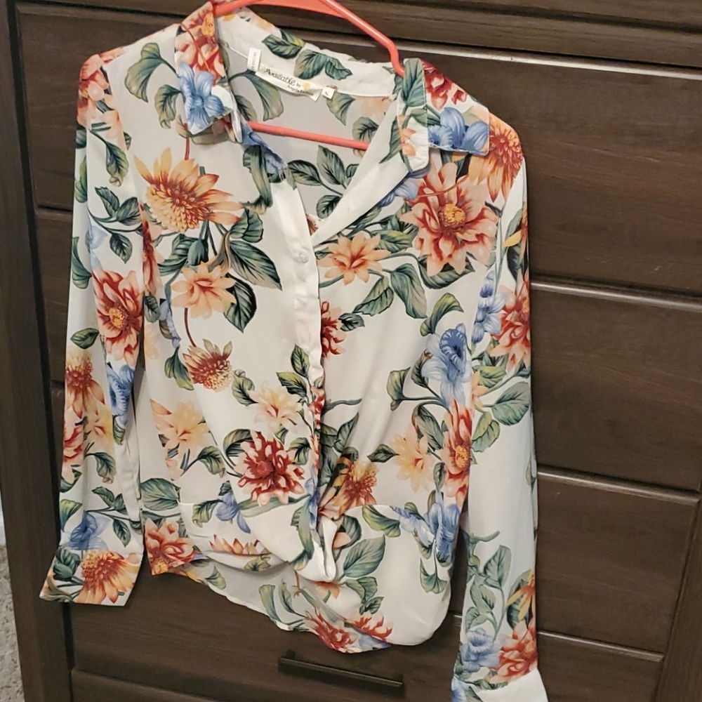 Available by Angel Fashion long sleeve blouse